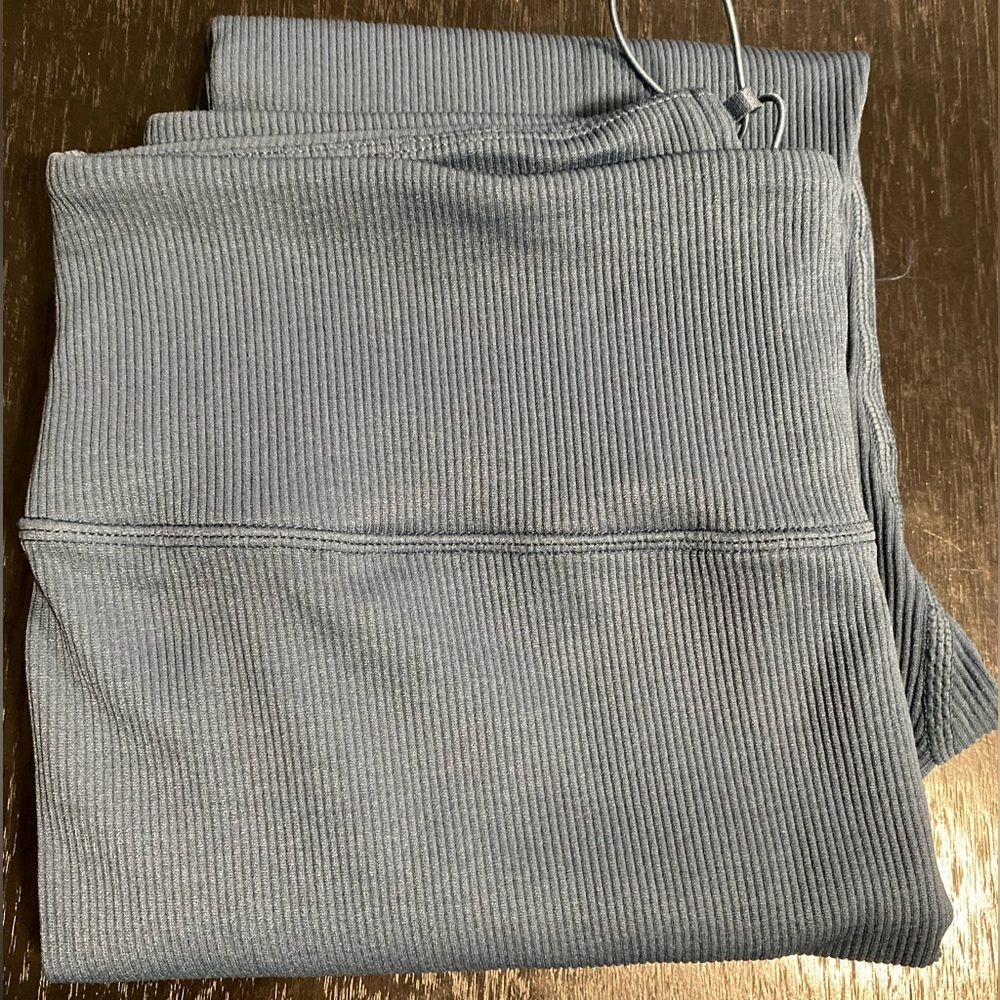 ⭐️Ribbed teal leggings Size Medium - Picture 5 of 5
